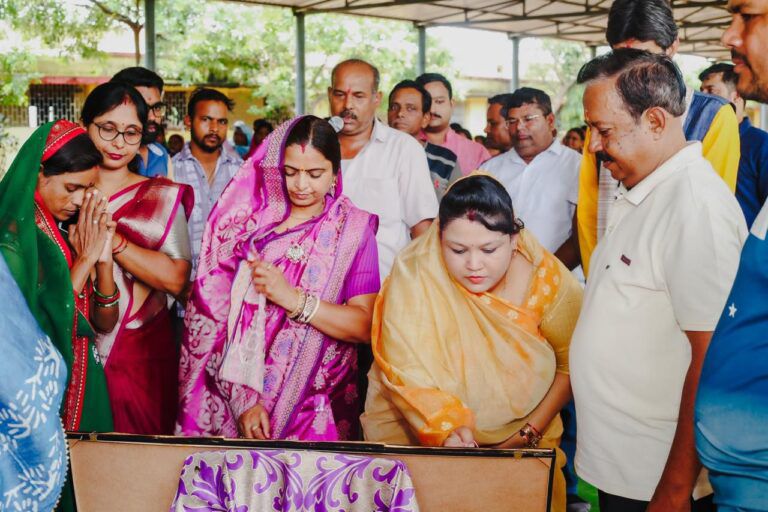 नगर पालिका तिल्दा नेवरा के सफाई मित्रो का किया गया सम्मान,नगर पालिका सभापति रानी सौरभ जैन की सराहनीय पहल Img 20250714 Wa00063109668619372022144 768x5128868459999426787779 1