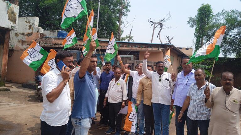 छत्तीसगढ़ मे बिजली दरो मे वृद्धि के खिलाफ कांग्रेस कार्यकर्ताओ का 'बिजली न्याय आंदोलन' सरकार पर लगाया जनविरोधी नीति का आरोप Img 20250718 132309 768x432623817212770933729 1