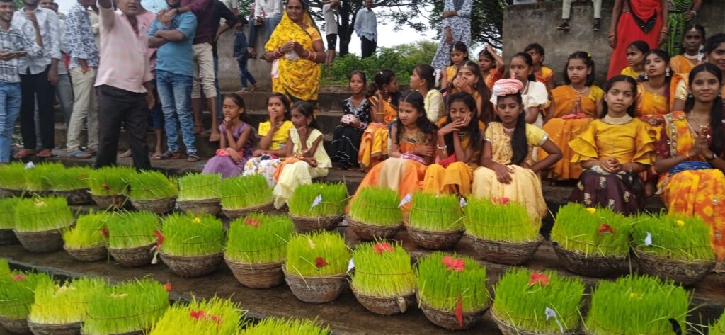 बिलाड़ी गांव मे तिजा पोला पर्व के अवसर पर भोजली विषर्जन किया गया Img 20250823 164854 1347974486270602889 1024x473