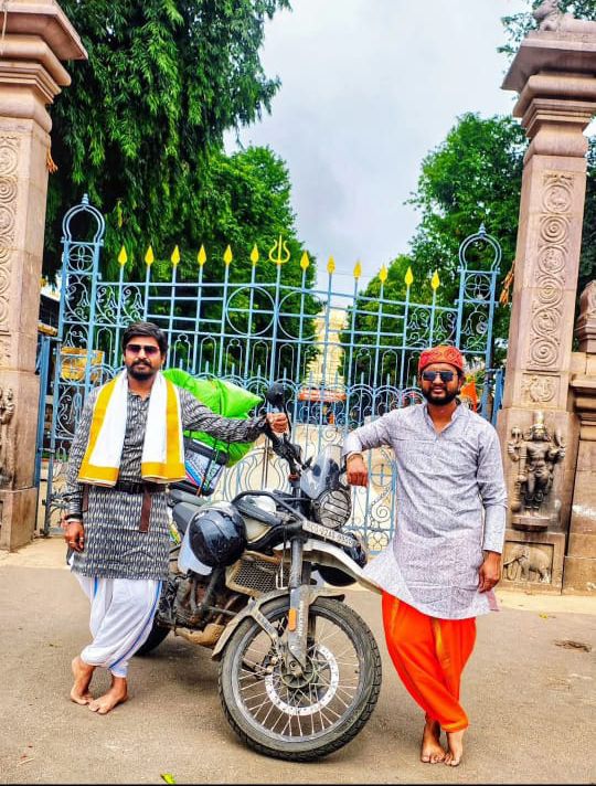 बलौदाबाजार के दो युवाओं ने रचा इतिहास: बाइक से की चारधाम यात्रा, 4400किलोमीटर का कठिन सफर किया पूरा Image Editor Output Image 248782371 17583815141347901559078746135981