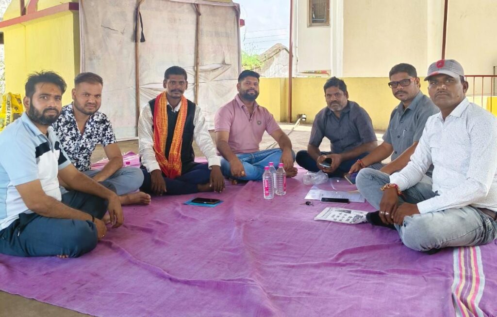 छत्तीसगढ़ प्रेस क्लब तिल्दा-नेवरा की बैठक में उठी क्षेत्रीय समस्याएं, किसानों और आम जनता के मुद्दों पर गंभीर मंथन Img 20250907 Wa004253213663128788172 1024x655