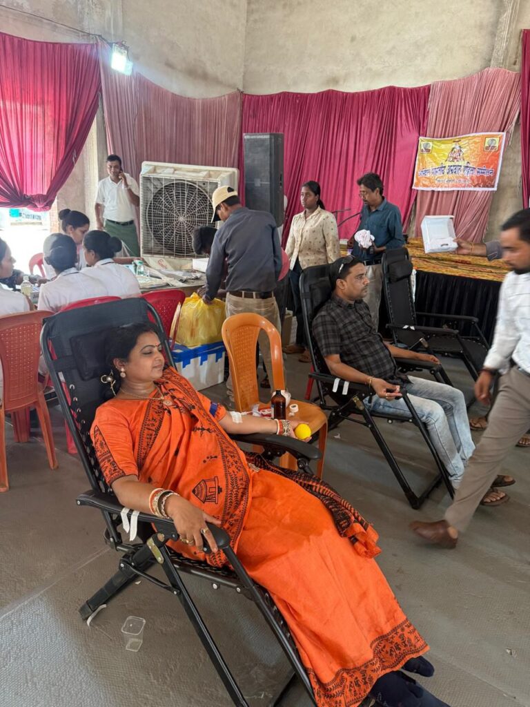 अग्रवाल समाज द्वारा विशाल रक्तदान एवं हेल्थ चेकअप कैम्प का सफल आयोजन Img 20250919 Wa00823225221884868430956 768x1024