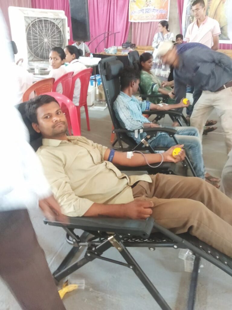 अग्रवाल समाज द्वारा विशाल रक्तदान एवं हेल्थ चेकअप कैम्प का सफल आयोजन Img 20250919 Wa00874676548280985375141 768x1024