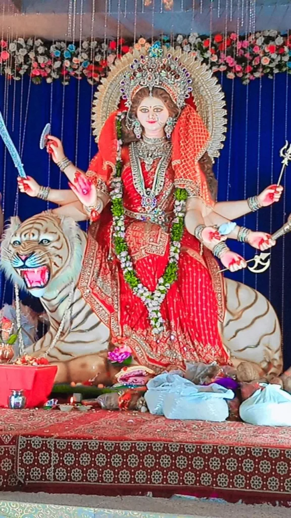 तिल्दा नेवरा में नवरात्रि की भक्ति में रंगा माहौल, 22 सितम्बर से गूंजेगा 'जय माता दी' Wp 17584654836772355807291032698345 576x1024