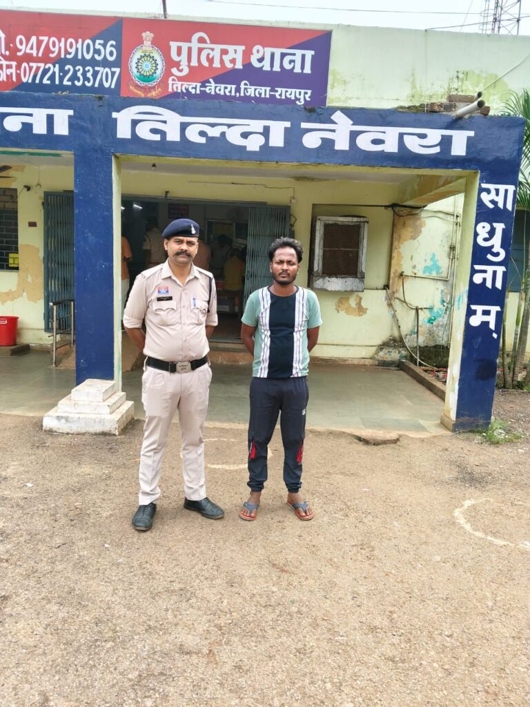 तिल्दा नेवरा पुलिस की बड़ी कार्यवाही: अवैध शराब व गांजा के साथ चार आरोपी गिरफ्तार Img 20251012 Wa00068373990999380916124 768x1024