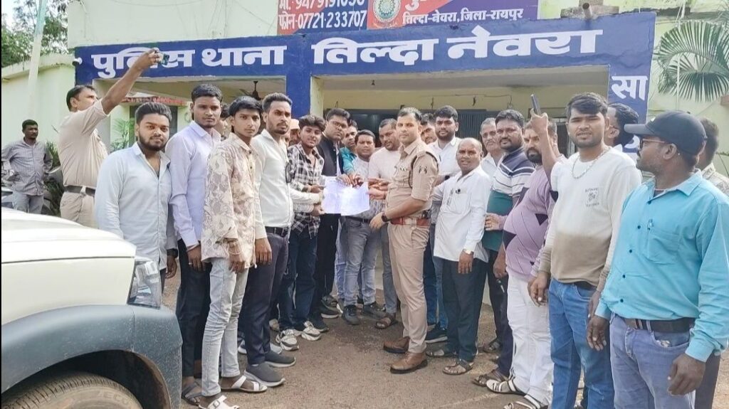रायगढ़ निवासी विजय सिंधी द्वारा सतनामी समाज को आहत करने का मामला,थाना तिल्दा-नेवरा में रिपोर्ट दर्ज करने की मांग Img 20251031 Wa00047530096795437596673 1024x575