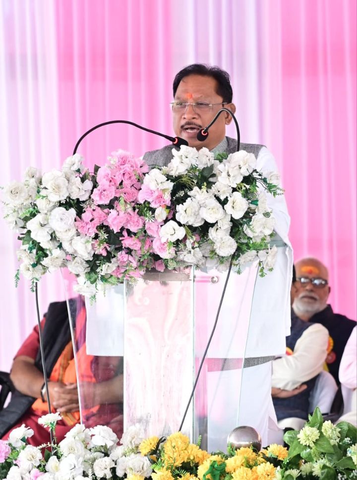 मुख्यमंत्री श्री विष्णुदेव साय रतनपुर पहुँचे ,कल्चुरी कलार समाज के महासम्मेलन में हुए शामिल ,100 बिस्तरों का अस्पताल और 1 करोड़ की लागत से सामुदायिक भवन बनाने की घोषणा Image Editor Output Image 1582105397 17627027957542278480304509018491