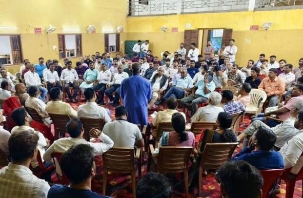 छत्तीसगढ़िया गौरव और अस्मिता पर दो दिवसीय महत्त्वपूर्ण बैठक संपन्न — अमित बघेल के समर्थन में विभिन्न समाजों एवं संगठनो और समुदायों के प्रतिनिधि एक मंच पर उपस्थित Image Editor Output Image1569150509 17626989441468638113288372886452