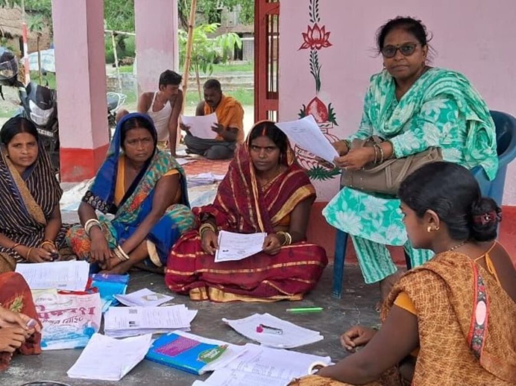 स्पेशल इंटेंसिव रिविजन (SIR) की डेडलाइन 7 दिन बढ़ी,12 राज्यों में वोटर वेरिफिकेशन अब 11 दिसंबर तक, फाइनल लिस्ट 14 फरवरी 2026 को Voter List Revision In Bihar 1753278067058 1753278070043 17535485981883662068046757266031 1024x766