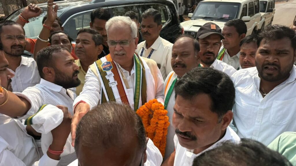 पूर्व मुख्यमंत्री भूपेश बघेल का ग्राम मांठ में ऐतिहासिक स्वागत, कांग्रेसियों में दिखी जबरदस्त एकजुटता Img 20260221 Wa00026819498913993479090 1024x576