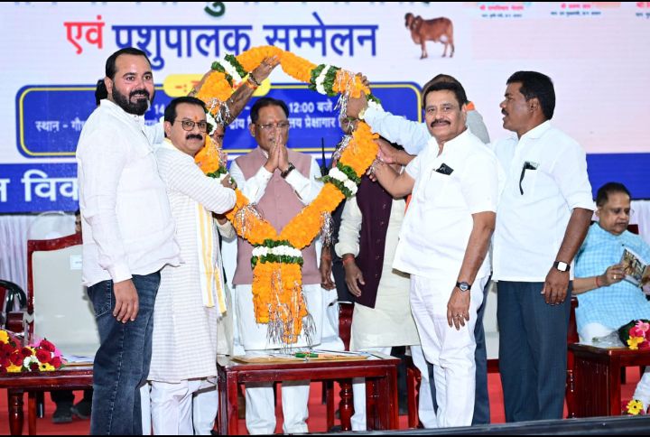 छत्तीसगढ़ के 9 जिलों में "सुरभी गौधाम" एवं अभ्यारण्य की शुरूवात ,बिलासपुर जिले के कोटा विकासखंड अंतर्गत ग्राम जोगीपुर में राज्य के पहले गौ अभ्यारण्य का शिलान्यास Image Editor Output Image 2068788284 17735182740482054194248881160885