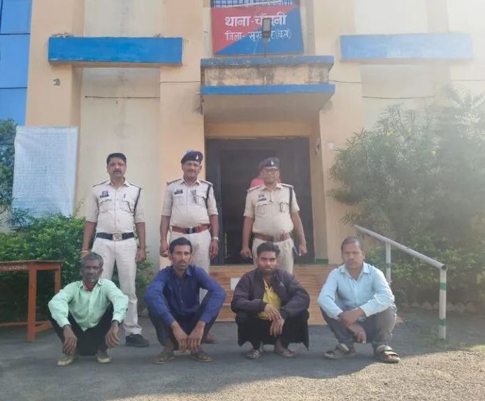 सूरजपुर में सोना खरीदने के नाम पर ठगी: 4 आरोपी गिरफ्तार 1.24 लाख रुपये बरामद Image Editor Output Image 580286299 17748763302325078127047376987261