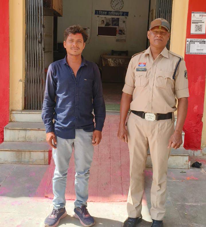 शादी का झांसा देकर दैहिक शोषण करने वाला आरोपी गिरफ्तार, पामगढ़ पुलिस की बड़ी कार्रवाई Img 20260305 Wa00092909454829670809019
